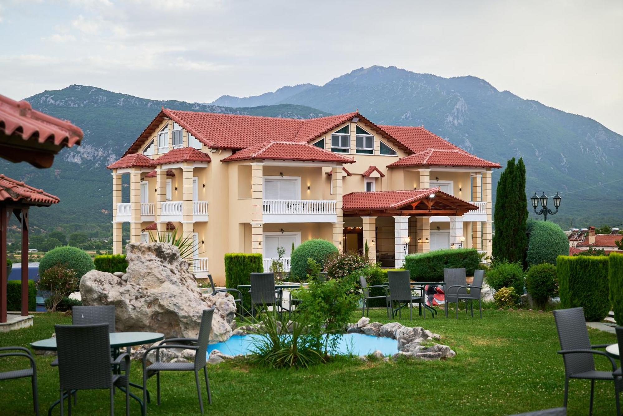 Famissi Suites 2 Kalambaka Extérieur photo